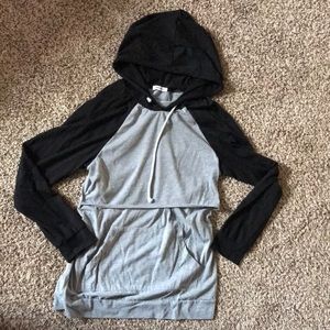 Ginkana nursing sweatshirt